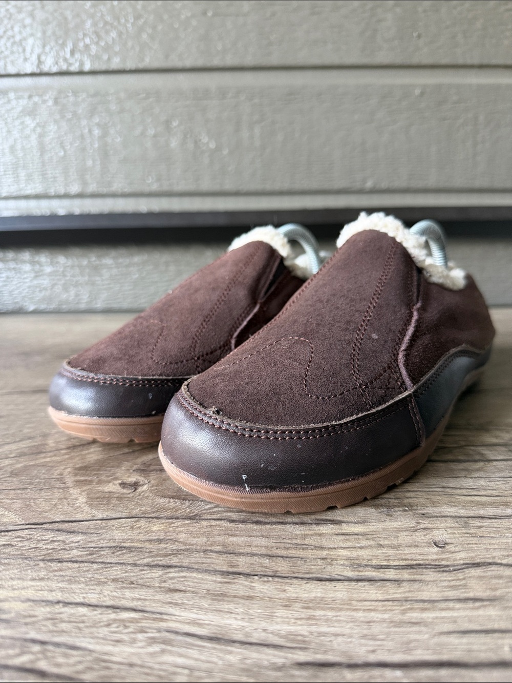 Patagonia Women’s Brown Suede Slip-On Shoes with Shearling Lining size 8.5 - Picture 2 of 9